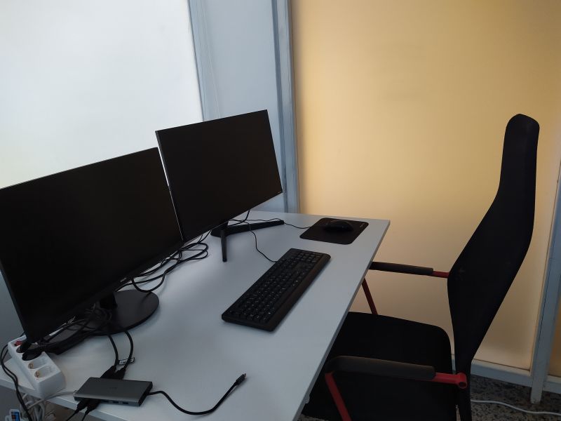 Workplace, donation 9 euros.